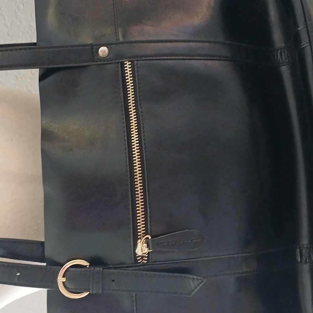 Kattee Leather Tote - Picture 9 of 16